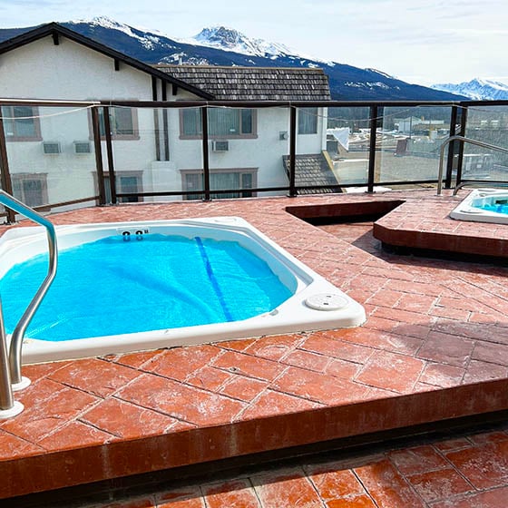 Hot tubs at the Whistlers Inn