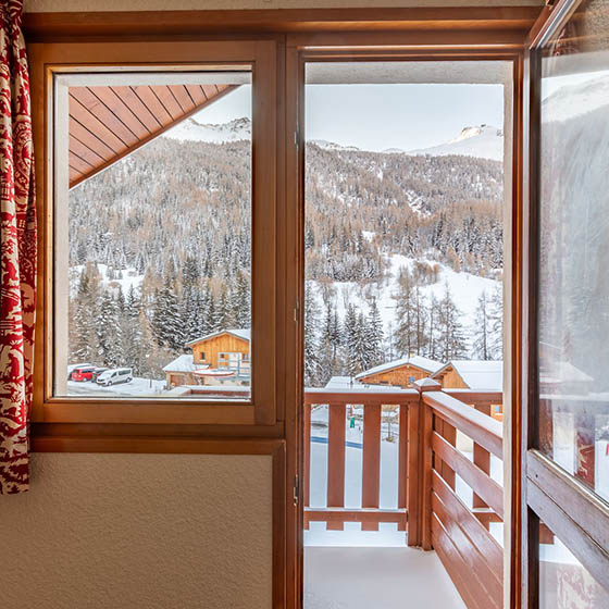 Bedroom balcony with a view at the Village Club Miléade in Val Cenis